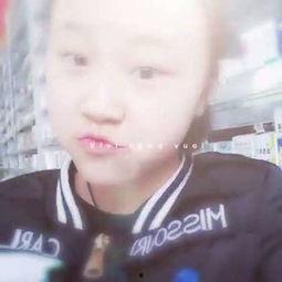 娱乐吃瓜酱小孩发疯,小孩发疯事件引发网友热议